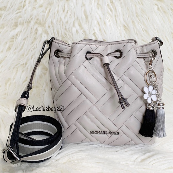 Michael Kors Handbags - NWT Michael Kors Bucket Bag ONLY